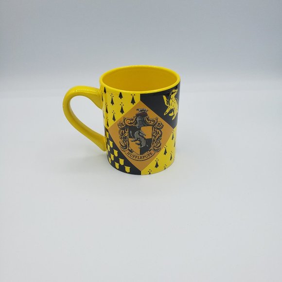 New Harry potter Hufflepuff house mug - Picture 3 of 4